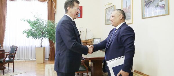 Губернатор Александр Жилкин ва Баҳодир Аминов Губернатор Александр Жилкин ва Баҳодир Аминов - Sputnik Ўзбекистон