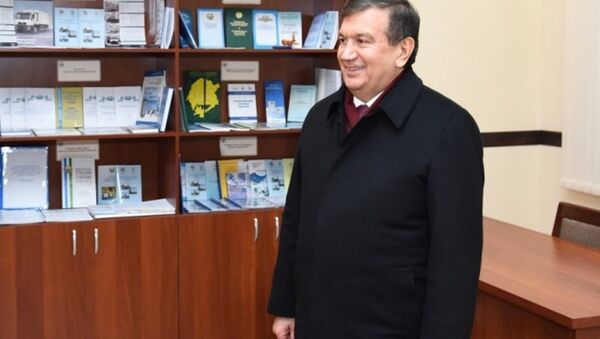 Шавкат Мирзиёев посетил Народную приемную в Ташкенте - Sputnik Узбекистан