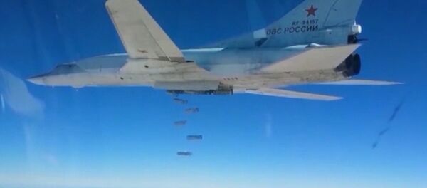 СПУТНИК_Авиаудары бомбардировщиков ВКС РФ по складам ИГ СПУТНИК_Авиаудары бомбардировщиков ВКС РФ по складам ИГ - Sputnik Узбекистан