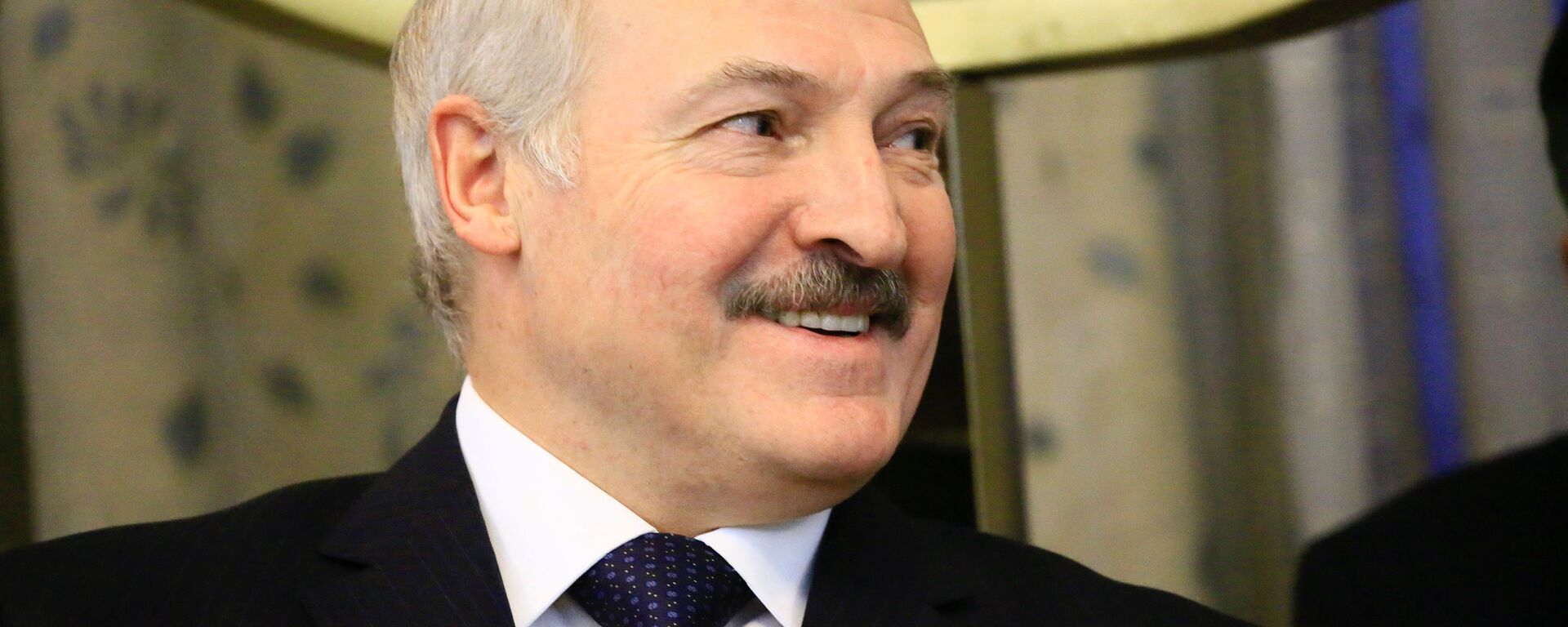 Aleksandr Lukashenko vo vremya vizita v Sudan - Sputnik Oʻzbekiston, 1920, 06.09.2019