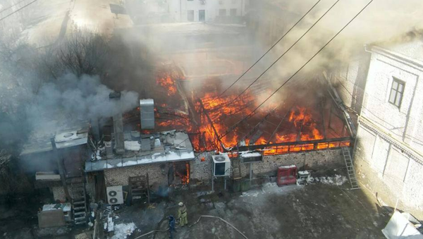 В Ташкенте горит ресторан Манас - Sputnik Узбекистан