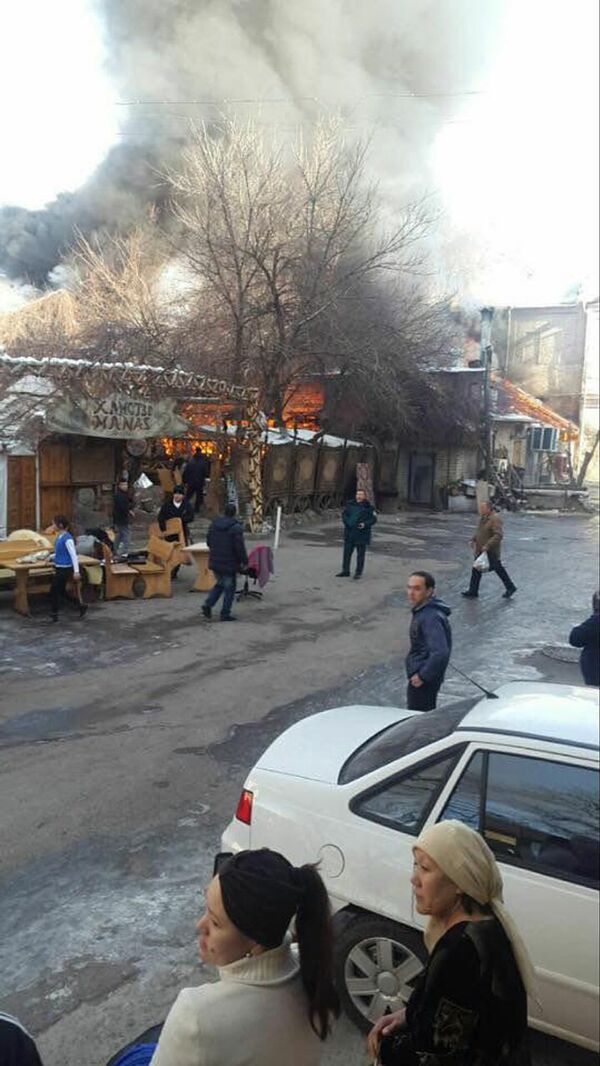 В Ташкенте горит ресторан Манас - Sputnik Узбекистан