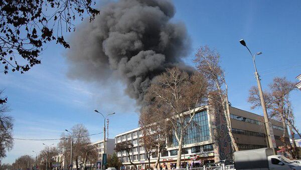 В Ташкенте горит ресторан Манас - Sputnik Узбекистан