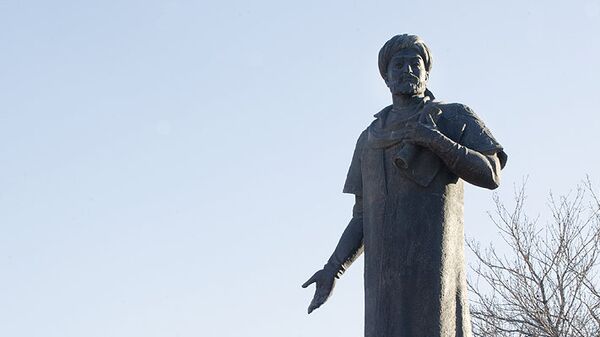 Памятник Алишеру Навои в Москве - Sputnik Узбекистан