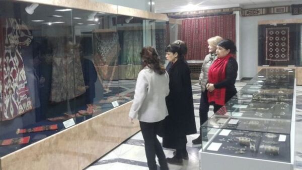 Делегация Государственного музея изобразительных искусств имени А.С.Пушкина во главе с Мариной Лошак посетила Узбекистан - Sputnik Узбекистан