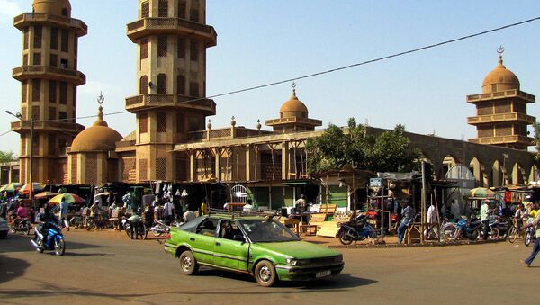 Мечеть в центре города Уагадугу. Буркина Фасо - Sputnik Узбекистан