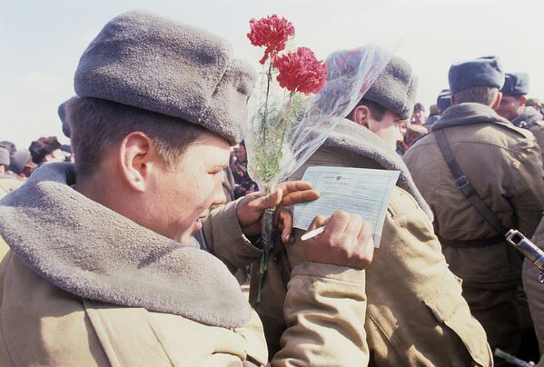 Вывод ограниченного военного контингента советских войск из Афганистана - Sputnik Узбекистан