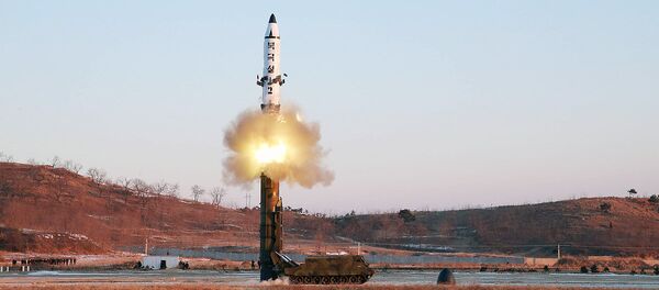 КХДР томонидан ракета синовининг ўтказилиши - Sputnik Ўзбекистон