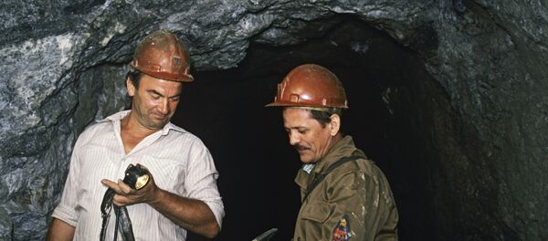 Геологи в забое Геологи в забое - Sputnik Ўзбекистон