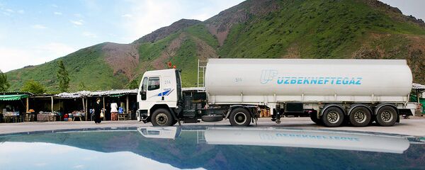 Машина компании Узбекнефтегаз - Sputnik Узбекистан