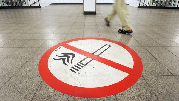 Табличка no smoking - Sputnik Узбекистан
