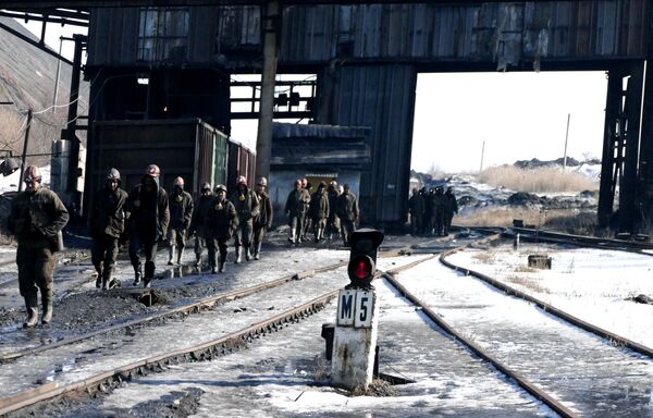 Рабочие на шахте - Sputnik Ўзбекистон