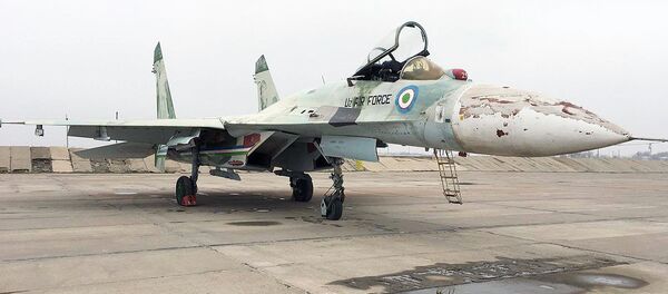 Самолет Су-27 Самолет Су-27 - Sputnik Узбекистан