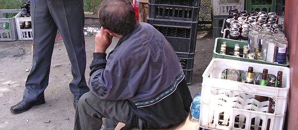 Суррогатный алкоголь Суррогатный алкоголь - Sputnik Узбекистан