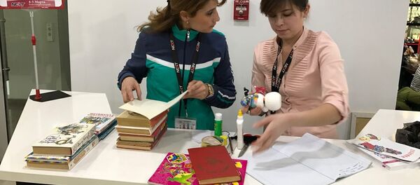 Благотворительная акция по сбору книг для больных детей - Sputnik Узбекистан