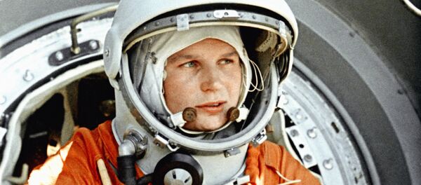 Советский космонавт Валентина Терешкова Советский космонавт Валентина Терешкова - Sputnik Узбекистан