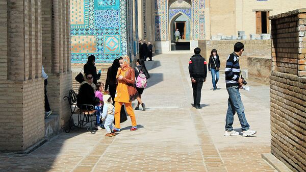 Туристы в Самарканде - Sputnik Узбекистан