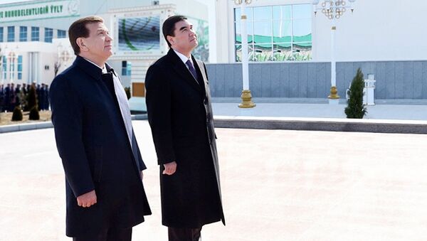 Prezident Respubliki Uzbekistan Shavkat Mirziyoyev i Prezident Turkmenistana Gurbangulы Berdыmuxamedov - Sputnik Oʻzbekiston