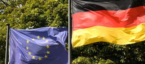 Флаги Евросоюза и Германии в Берлине - Sputnik Узбекистан