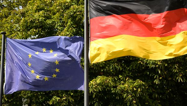 Флаги Евросоюза и Германии в Берлине - Sputnik Узбекистан