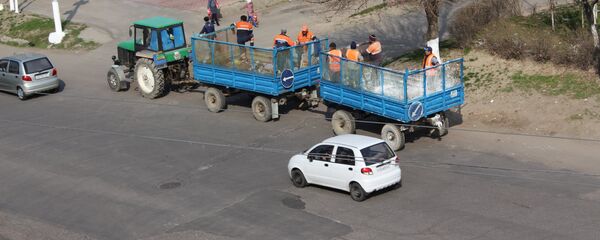 Граждане активно благоустраивают территории и участвуют в их озеленении.  Граждане активно благоустраивают территории и участвуют в их озеленении.  - Sputnik Ўзбекистон
