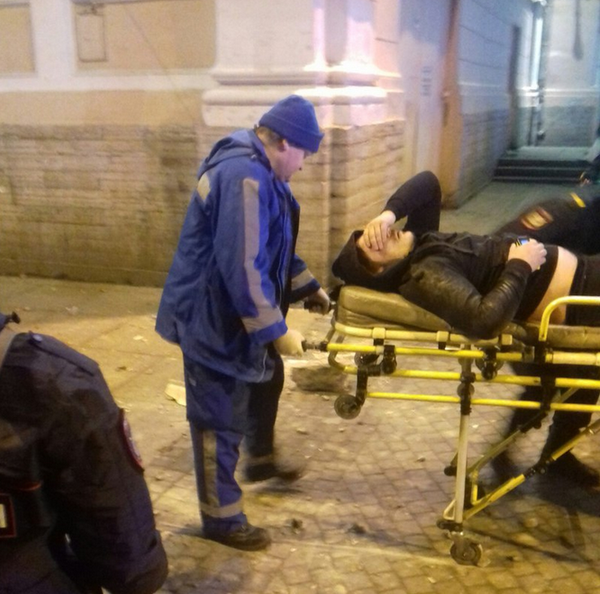 В Северной столице возле Московского вокзала обрушилась часть здания - Sputnik Узбекистан