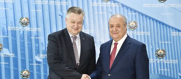 Министр иностранных дел Республики Узбекистан Абдулазиз Камилов и директор БДИПЧ ОБСЕ Михаэль Георг Линк - Sputnik Узбекистан