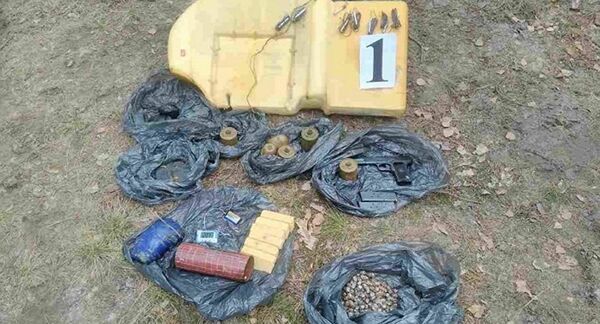 Оружие, обнаруженное в джипе, прорвавшемся через границу - Sputnik Узбекистан