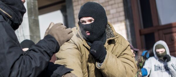 Тренировка по рукопашному бою бойцов в палаточном лагере на площади Независимости в Киеве, архивное фото Тренировка по рукопашному бою бойцов в палаточном лагере на площади Независимости в Киеве, архивное фото - Sputnik Узбекистан