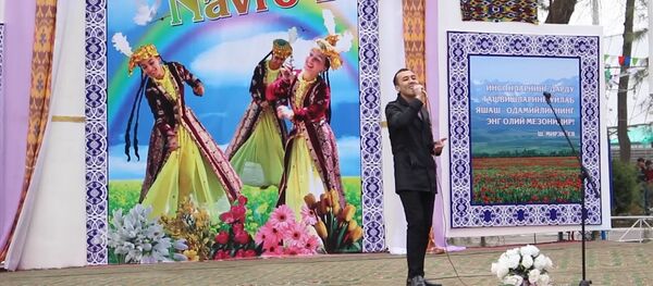 Праздник под дождем: в Ташкенте отмечают Навруз - Sputnik Узбекистан