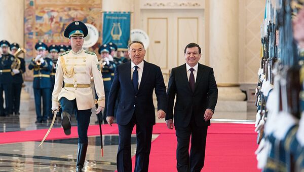 Nursultan Nazarbayev i Shavkat Mirziyoyev - Sputnik O‘zbekiston