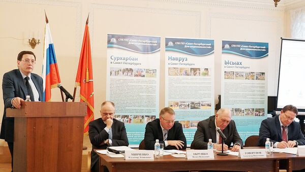 Москва поделилась с Санкт-Петербургом опытом реализации миграционных проектов - Sputnik Узбекистан