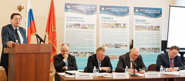 Москва поделилась с Санкт-Петербургом опытом реализации миграционных проектов - Sputnik Узбекистан