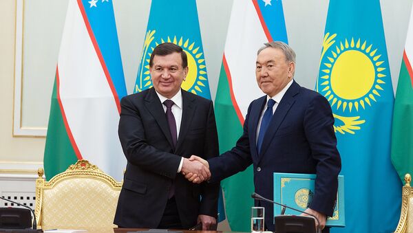 Shavkat Mirziyoyev i Nursultan Nazarbayev - Sputnik Oʻzbekiston