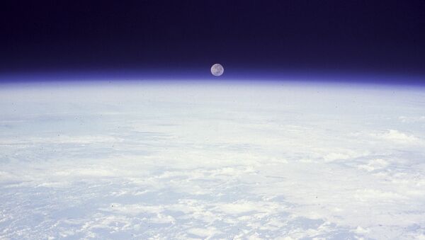 Восход Луны над планетой Земля - Sputnik Узбекистан