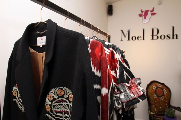 Открытие узбекского шоу-рума Moel Bosh в Риге Открытие узбекского шоу-рума Moel Bosh в Риге - Sputnik Узбекистан