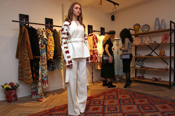 Открытие узбекского шоу-рума Moel Bosh в Риге Открытие узбекского шоу-рума Moel Bosh в Риге - Sputnik Узбекистан