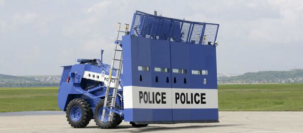 В Словакии создали инновационный броневик для разгона протестующих В Словакии создали инновационный броневик для разгона протестующих - Sputnik Узбекистан