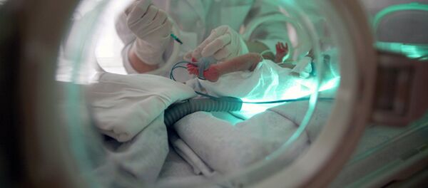 В Кокшетау спасли 700-граммового младенца с пороком сердца - Sputnik Узбекистан