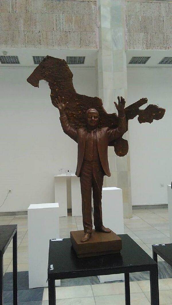 Макет памятника Исламу Каримову Макет памятника Исламу Каримову - Sputnik Узбекистан