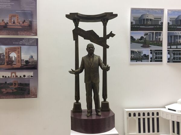 Макеты памятника Исламу Каримову - Sputnik Узбекистан