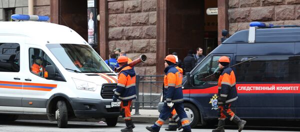 Взрыв в метро в Санкт-Петербурге Взрыв в метро в Санкт-Петербурге - Sputnik Ўзбекистон