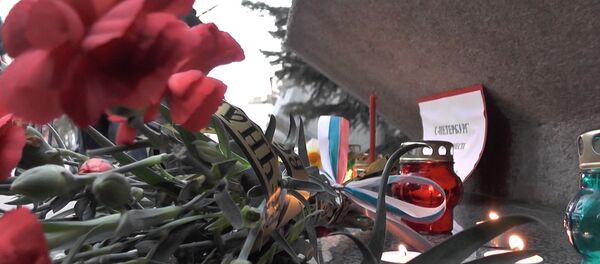 Цветы в память о жертвах теракта в Петербурге - Sputnik Узбекистан