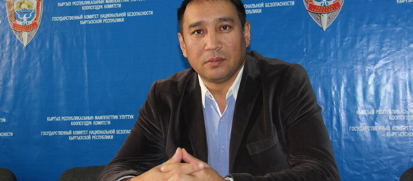 Руководитель пресс-секретарь Госкомитета национальной безопасности КР Рахат Сулайманов Руководитель пресс-секретарь Госкомитета национальной безопасности КР Рахат Сулайманов - Sputnik Узбекистан