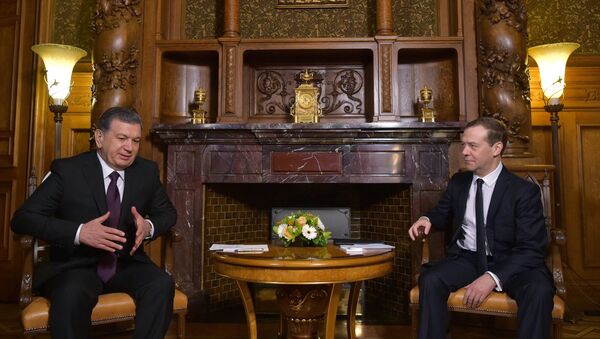 Premyer-ministr RF D. Medvedev vstretilsya s prezidentom Uzbekistana SH. Mirziyeyevыm - Sputnik Oʻzbekiston