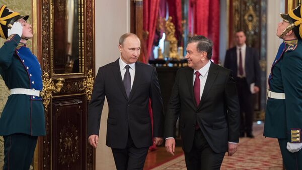 Shavkat Mirziyoyev va Vladimir Putin Kremlda uchrashdi - Sputnik Oʻzbekiston