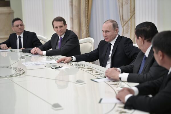 Президент РФ В. Путин встретился с участниками совещания глав спецслужб СНГ - Sputnik Узбекистан