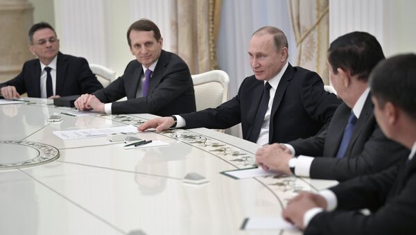 Президент РФ В. Путин встретился с участниками совещания глав спецслужб СНГ - Sputnik Узбекистан