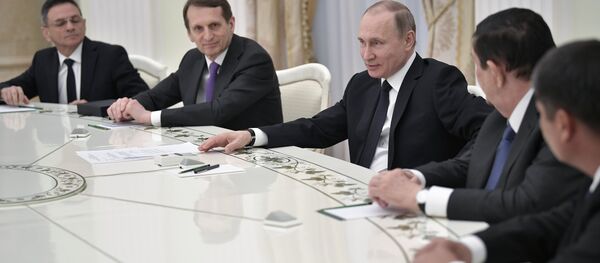 Президент РФ В. Путин встретился с участниками совещания глав спецслужб СНГ Президент РФ В. Путин встретился с участниками совещания глав спецслужб СНГ - Sputnik Узбекистан