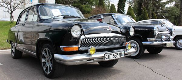 Автомобиль ГАЗ-21 Волга на выставке ретро-автомобилей в Узэкспоцентре Автомобиль ГАЗ-21 Волга на выставке ретро-автомобилей в Узэкспоцентре - Sputnik Узбекистан